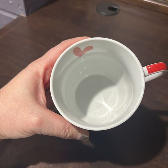 Disney Minnie Mouse Presents Winter Magic Mug Heart - Picture 5 of 6